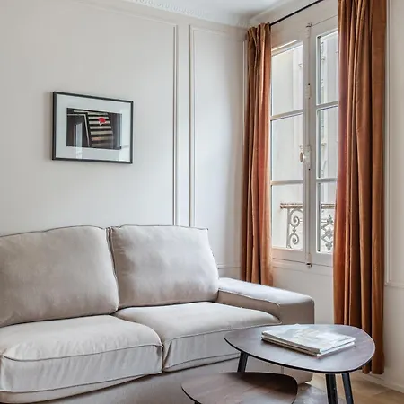 Tour Eiffel 1 Bedroom