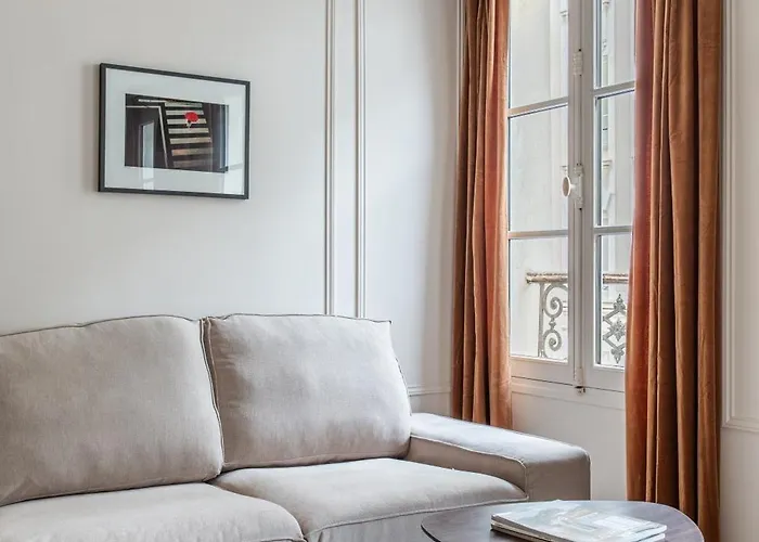 Tour Eiffel 1 Bedroom